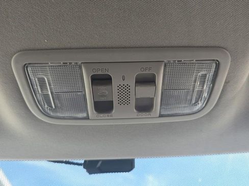 Used 2018 Honda HR-V EX image 18