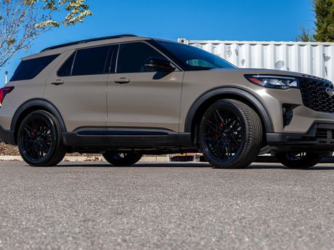 New 2026 Ford Explorer ST w/ Sun And Sound Package image 23