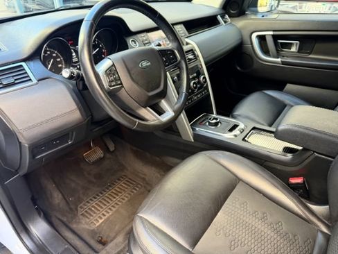 Used 2019 Land Rover Discovery Sport SE AWD/4WD image 12
