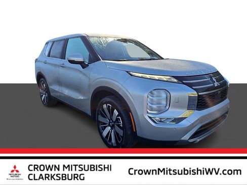 New 2025 Mitsubishi Outlander SE image 1
