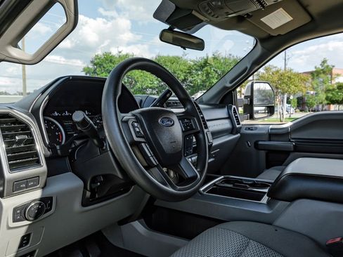 Used 2021 Ford F250 XLT w/ XLT Premium Package image 3