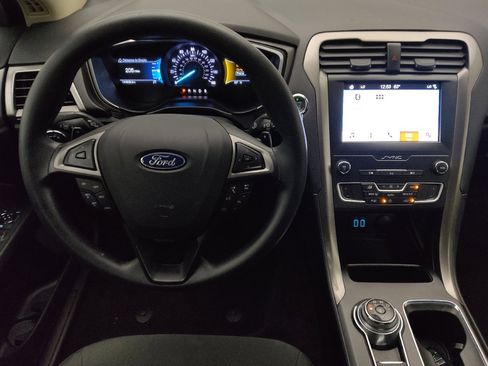 Used 2019 Ford Fusion SE image 22
