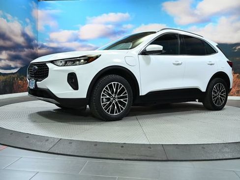 Used 2023 Ford Escape SE FWD image 3