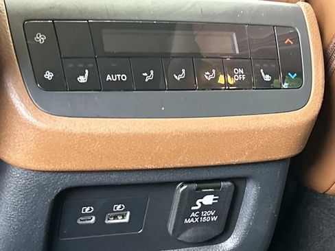 Used 2025 Nissan Pathfinder Platinum w/ Cargo Package FWD image 23
