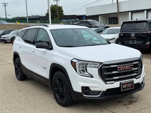 Used 2023 GMC Terrain AT4 AWD/4WD image 8