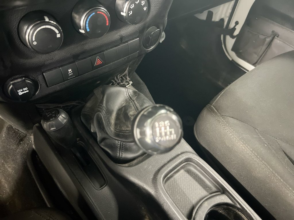 Used 2015 Jeep Wrangler Sport AWD/4WD image 15