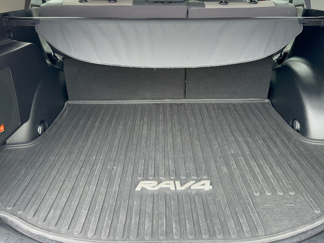 Used 2015 Toyota RAV4 Limited w/ Technology Package AWD/4WD image 28