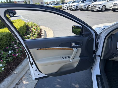 Used 2012 Lincoln MKZ FWD image 14