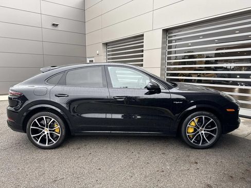 Used 2022 Porsche Cayenne Turbo S AWD/4WD image 7