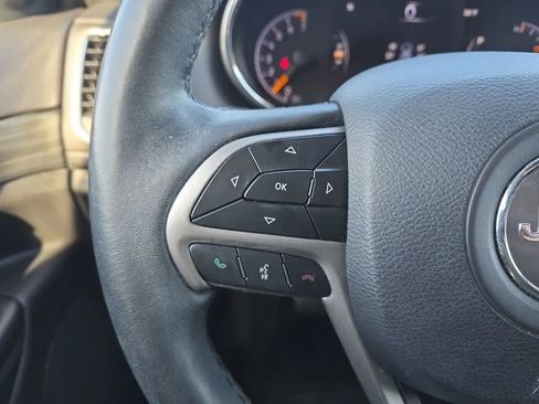 Used 2019 Jeep Grand Cherokee Altitude image 16