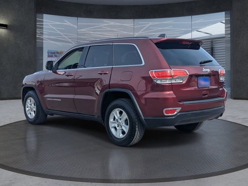 Used 2016 Jeep Grand Cherokee Laredo image 4