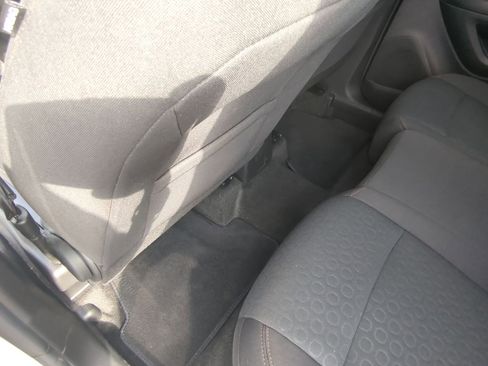 Used 2022 Chevrolet Trax LS w/ Tint and Cruise Package image 36