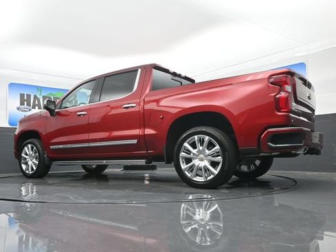 Used 2026 Chevrolet Silverado 1500 High Country w/ Technology Package AWD/4WD image 18
