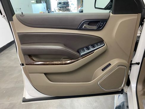 Used 2019 Chevrolet Tahoe LT w/ LT Signature Package image 43