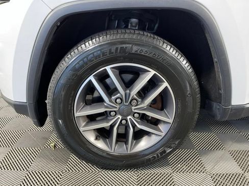 Used 2021 Jeep Grand Cherokee Limited AWD/4WD image 10
