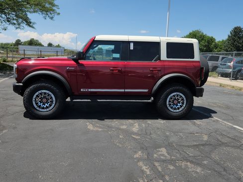 New 2026 Ford Bronco Outer Banks w/ Sasquatch Package AWD/4WD image 4