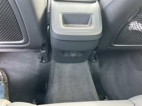 Used 2024 Volvo XC60 B5 Plus image 17