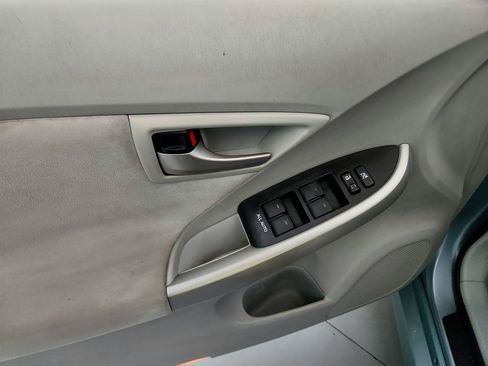 Used 2015 Toyota Prius Two FWD image 19