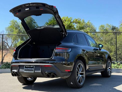 Used 2026 Porsche Macan AWD/4WD image 31