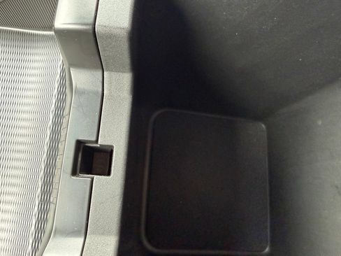 Used 2024 Jeep Grand Cherokee L Altitude AWD/4WD image 27