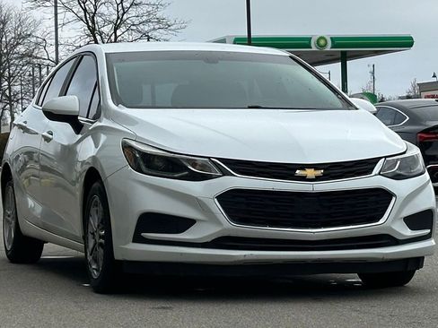 Used 2017 Chevrolet Cruze LT w/ Convenience Package image 13