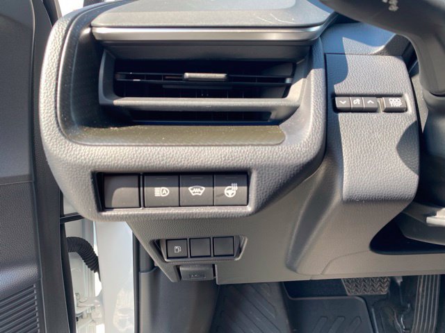 Certified 2025 Toyota Prius FWD image 11
