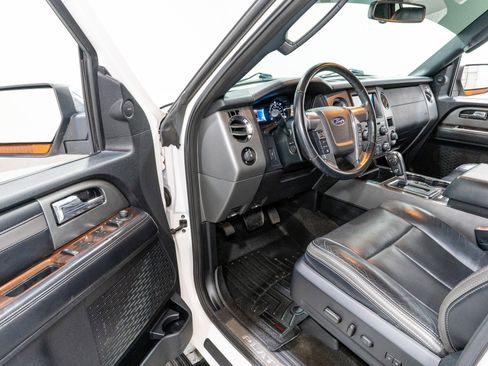 Used 2017 Ford Expedition Platinum image 13