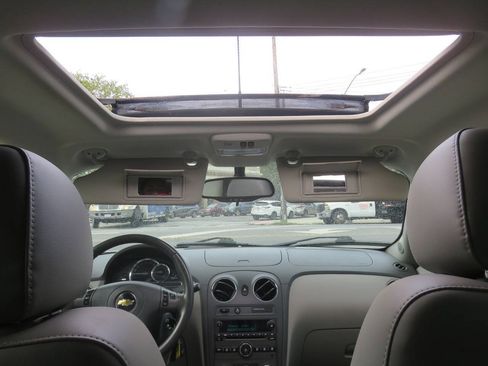 Used 2011 Chevrolet HHR LT FWD image 13