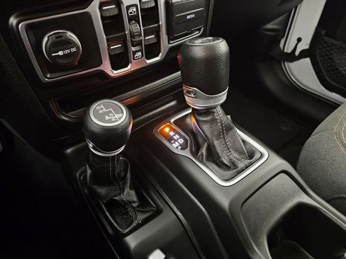 Used 2024 Jeep Wrangler Sport S image 29