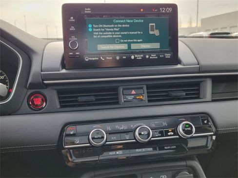 New 2025 Honda Pilot Touring image 24