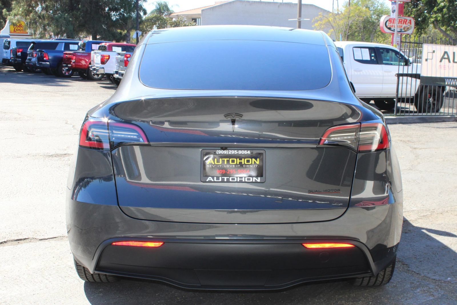 Used 2024 Tesla Model Y 2WD image 34
