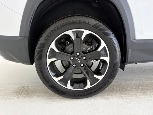 New 2027 Chevrolet Equinox LT w/ LPO, Floor Liner Package FWD image 23