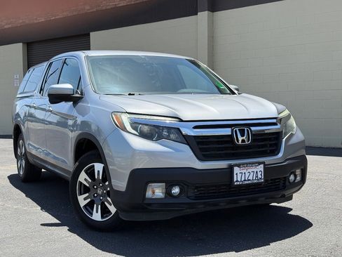 Used 2017 Honda Ridgeline RTL-T image 2
