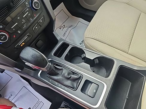 Used 2019 Ford Escape SE image 17