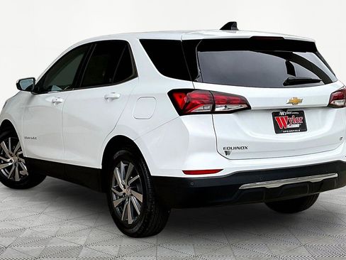 Used 2023 Chevrolet Equinox LT image 4