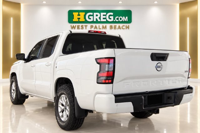 Used 2024 Nissan Frontier SV w/ Technology Package RWD image 2
