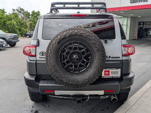 Used 2014 Toyota FJ Cruiser 4WD w/ Convenience Package image 9