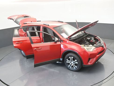 Used 2017 Toyota RAV4 LE image 68