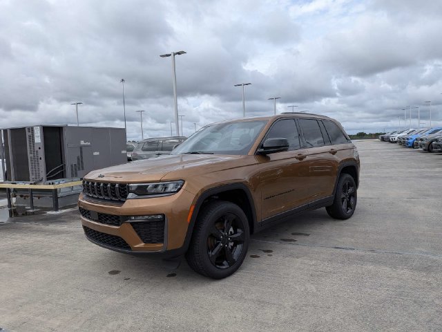 New 2026 Jeep Grand Cherokee Limited w/ Limited Altitude Package AWD/4WD image 8