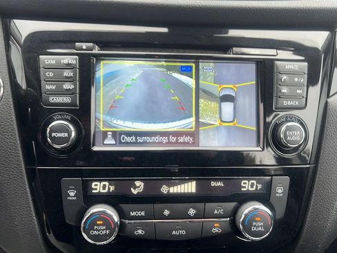 Used 2017 Nissan Rogue Sport SL w/ SL Premium Package image 21