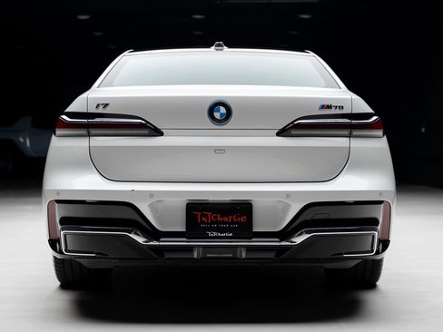 Used 2024 BMW i7 M70 AWD/4WD image 28