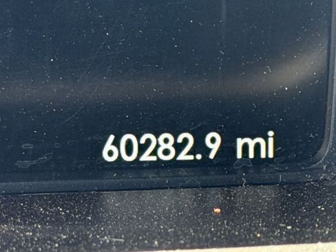 Used 2017 Lincoln Continental Premiere FWD image 16