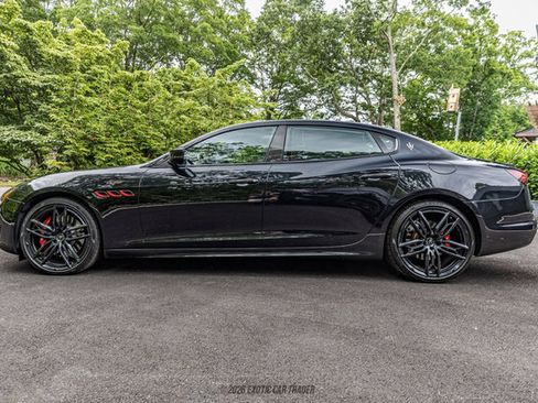 Used 2022 Maserati Quattroporte Trofeo RWD image 3