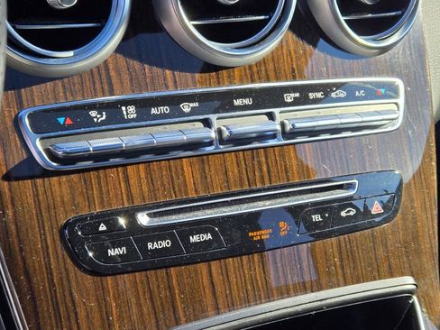 Used 2018 Mercedes-Benz GLC 300 GLC 300 Coupe image 27