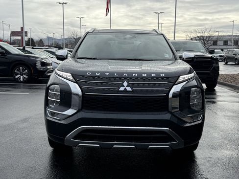 Used 2025 Mitsubishi Outlander SEL image 2