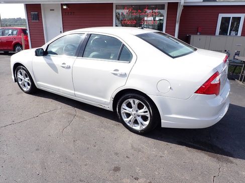 Used 2012 Ford Fusion SE FWD image 4