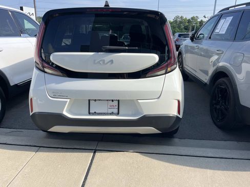 Used 2023 Kia Soul LX w/ Option Group 015 FWD image 3