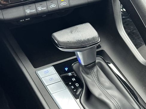 Used 2024 Hyundai Elantra SEL image 24