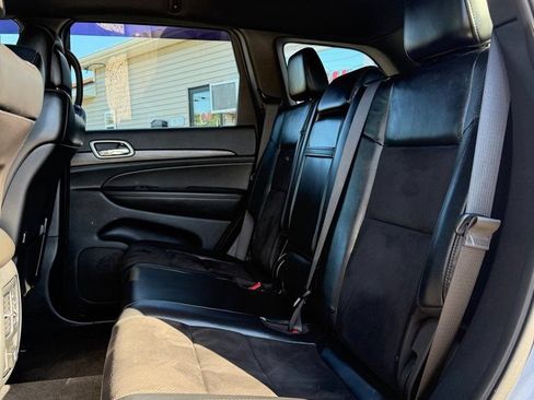 Used 2020 Jeep Grand Cherokee Altitude AWD/4WD image 11