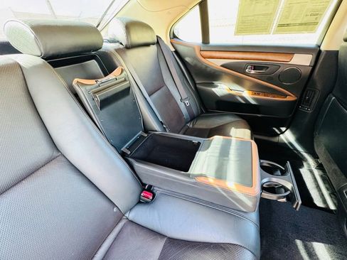 Used 2017 Lexus LS 460 image 16